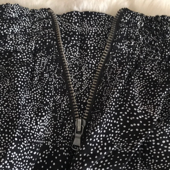 Vans dotted skull skirt worn once - Picture 3 of 4